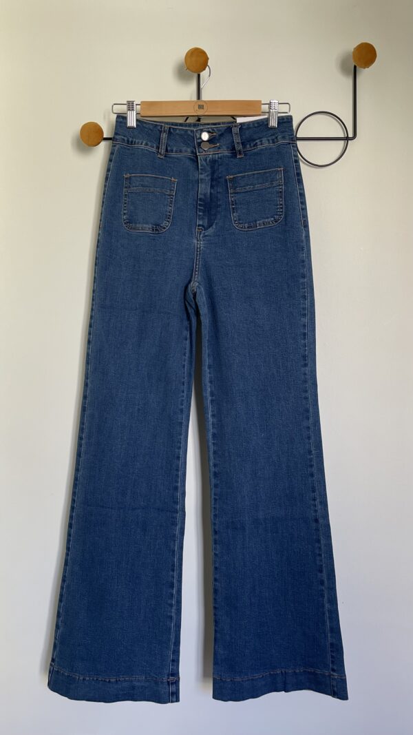 jeans-bleu-flare-evase-patte-d-elephant-saisons-ete-printemps-taille-38-40-42-selection-de-l-appatement-moeme-boutique-en-appartement-sur-rendez-vous-metz-moselle-eshop.jpg