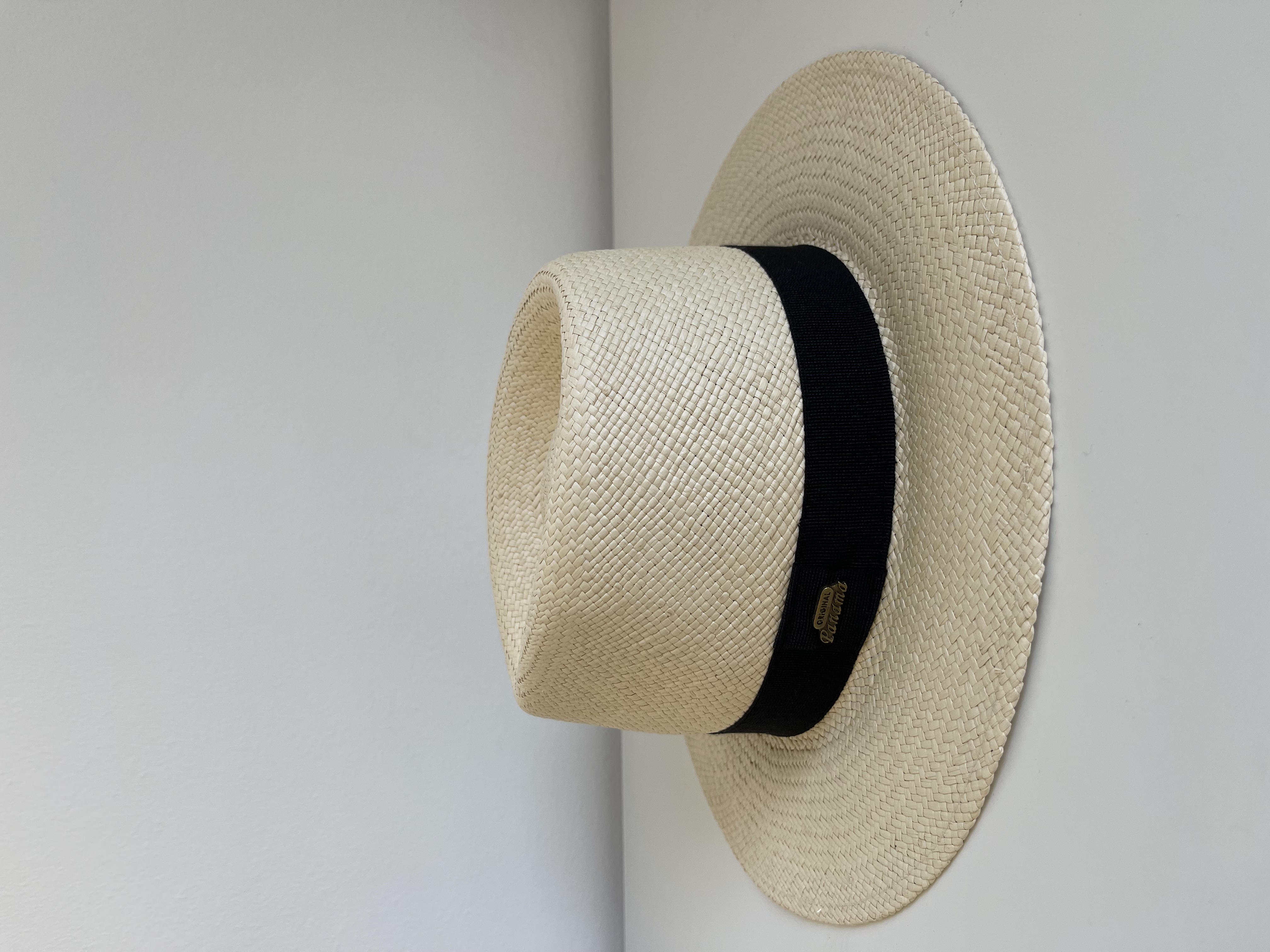 chapeau-panama-original-fait-en-italie-grand-format-selection-de-l-appatement-moeme-boutique-en-appartement-sur-rendez-vous-metz-moselle-eshop.jpg